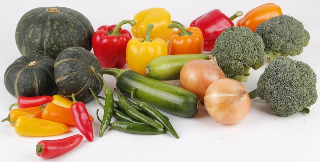 Zapallos, morrones, zucchini, cebollas y brócoli de estación